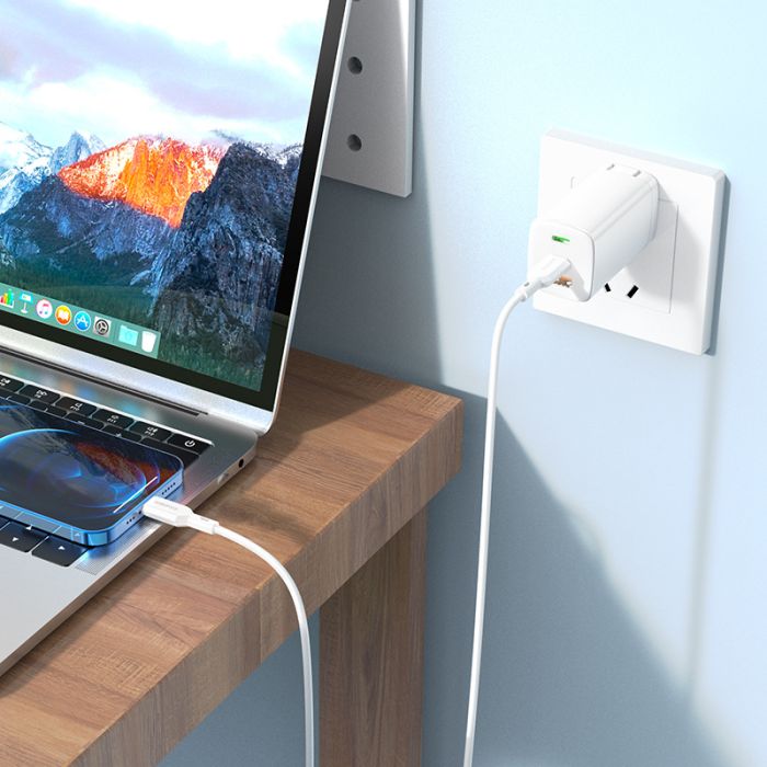 Зарядний кабель BOROFONE Premium 20W Type-C-Lightning (білий/white)